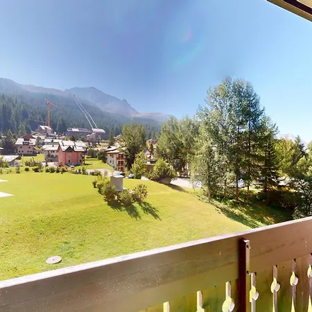 Abitaziun Gianda Verda A7 アパート ズルレイ