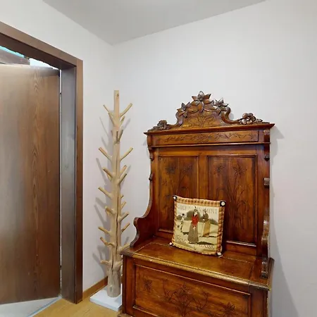 Abitaziun Gianda Verda A7 アパート ズルレイ