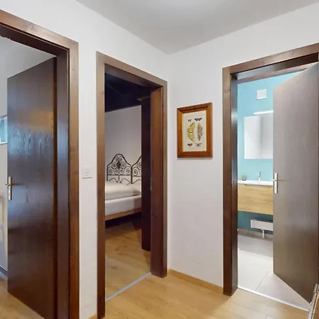 Abitaziun Gianda Verda A7 *